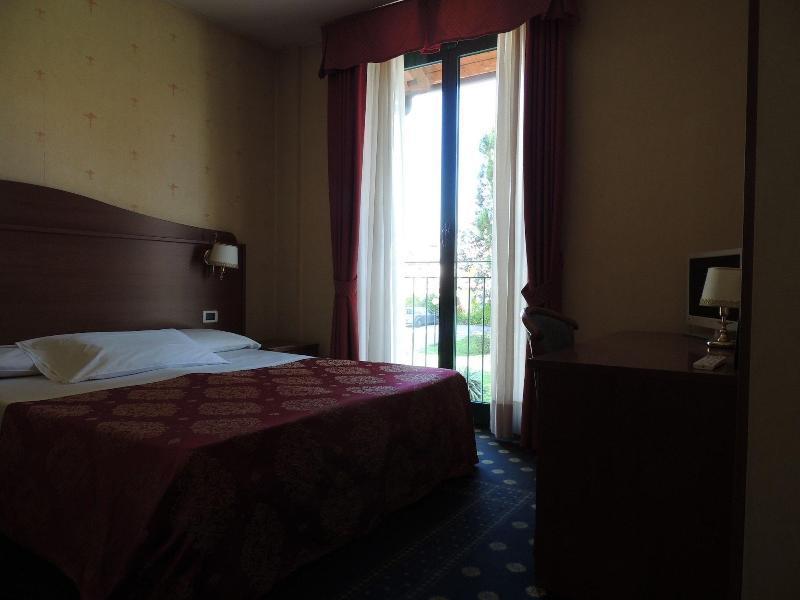 Hotel Rigolfo Μονκαλιέρι Εξωτερικό φωτογραφία